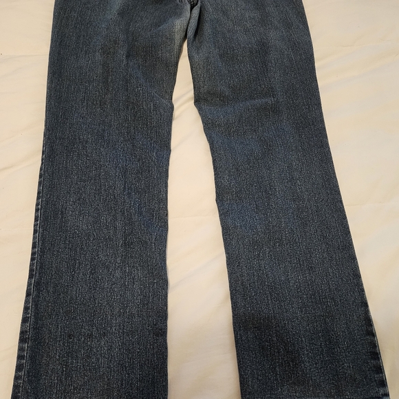 Woman's Blue Jeans - Beau Dawso - Picture 7 of 13